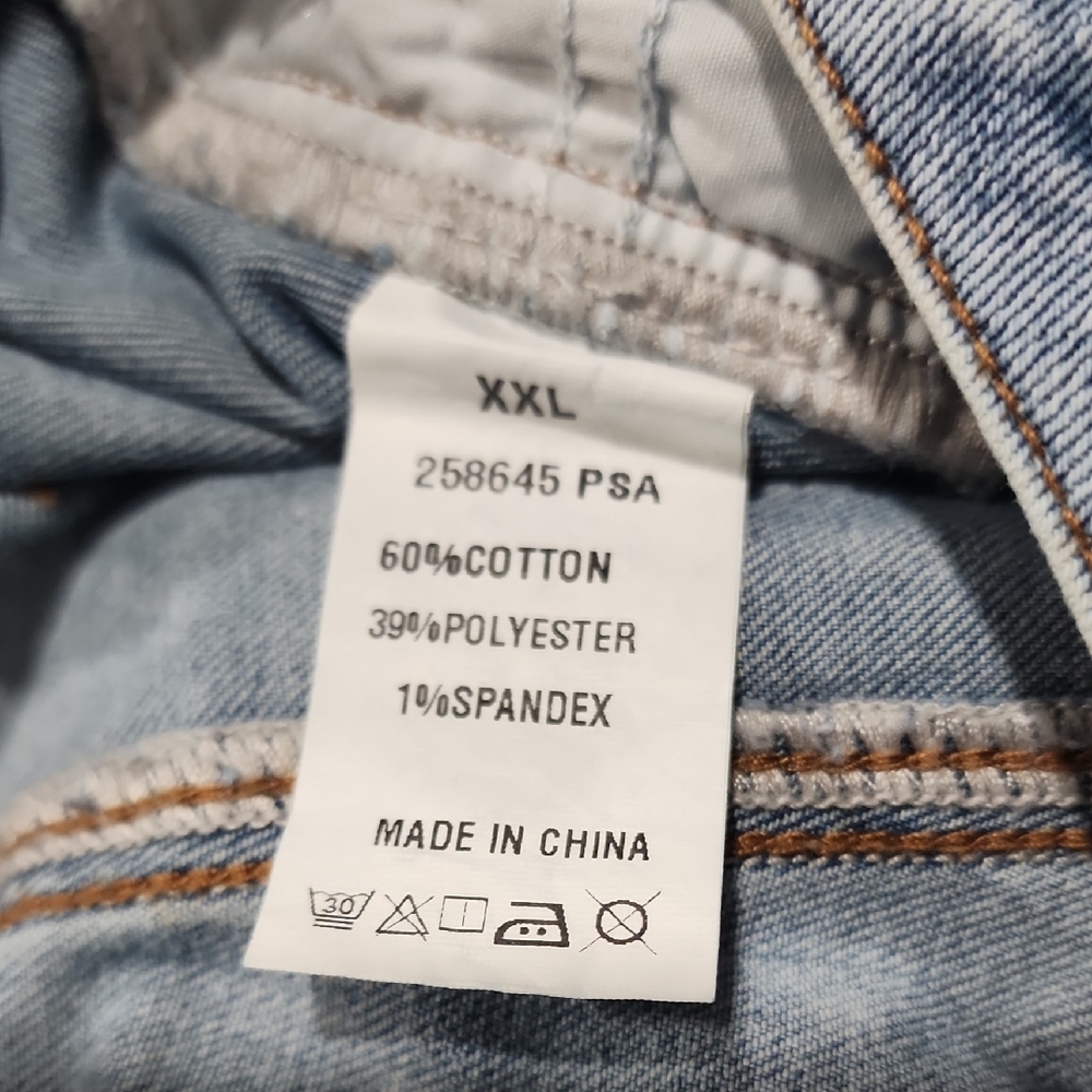 Distressed Light Blue Women's Jeans - Picture 8 of 8